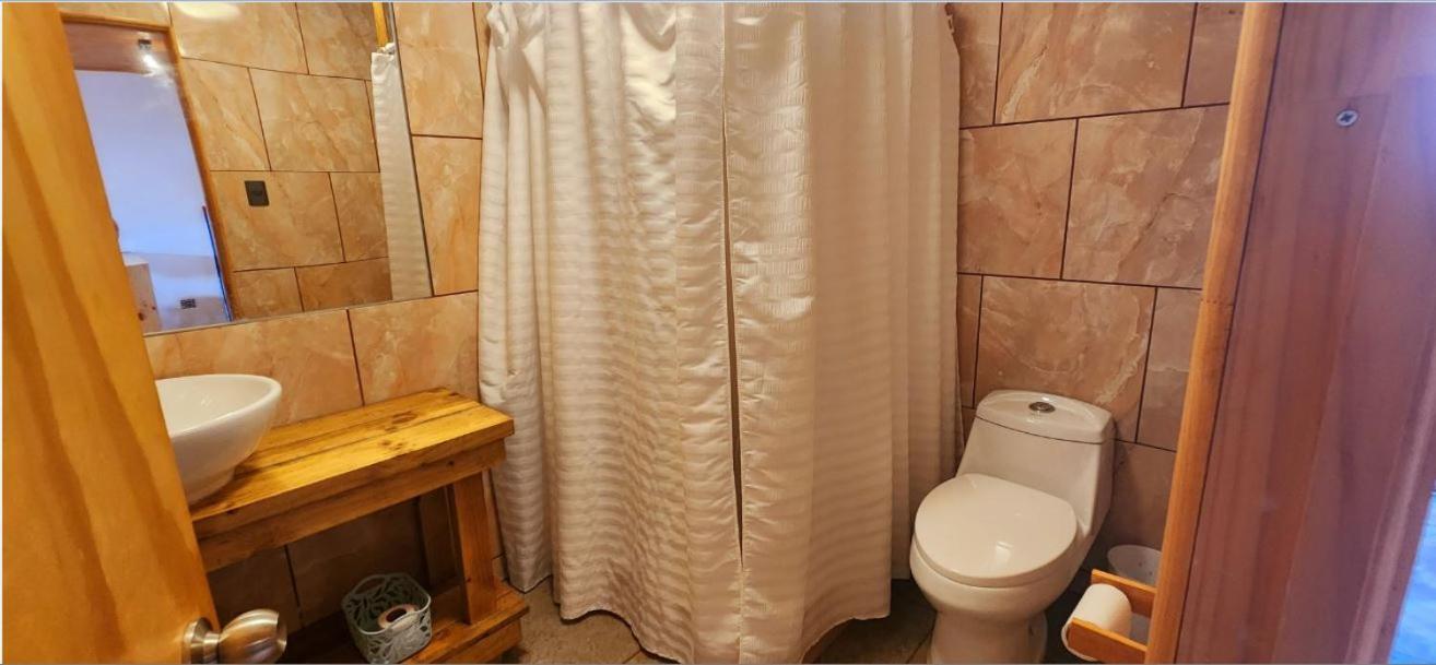 Apartamentos Tupuna Lodge Ханга-Роа Экстерьер фото