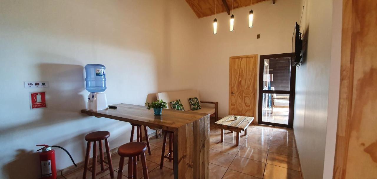 Apartamentos Tupuna Lodge Ханга-Роа Экстерьер фото