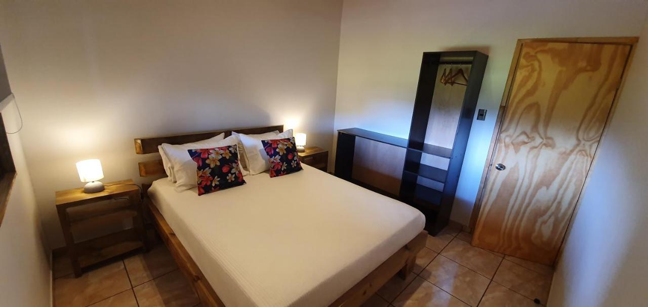 Apartamentos Tupuna Lodge Ханга-Роа Экстерьер фото
